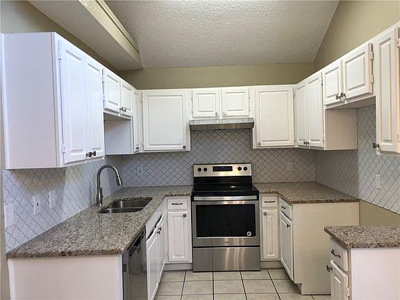 4th image of 6729 Cuculu Dr