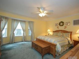 5 Blue Ridge Way, Ridge, NY 11961