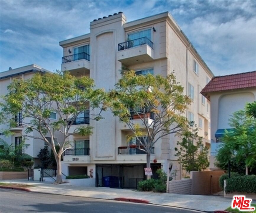 1st image of 11830 Mayfield Ave APT 302