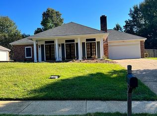 1037 N Azalea Dr, Madison, MS 39110