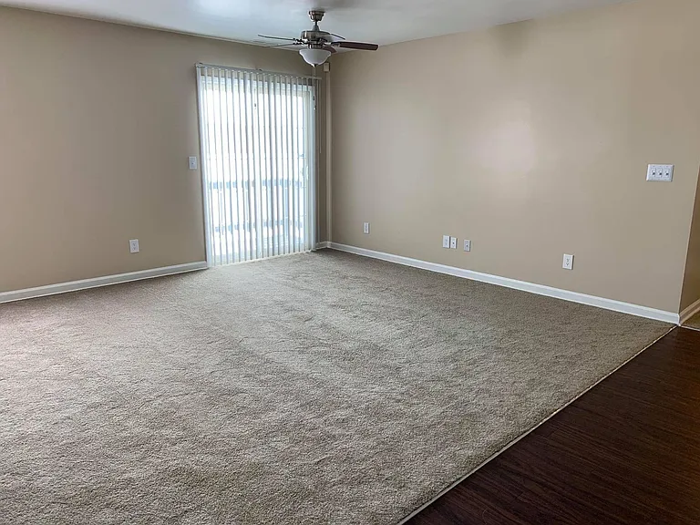 Fox Brook Apartments — Photo 19