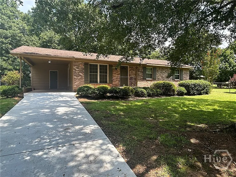 1020 Tuxedo Ln — Photo 2