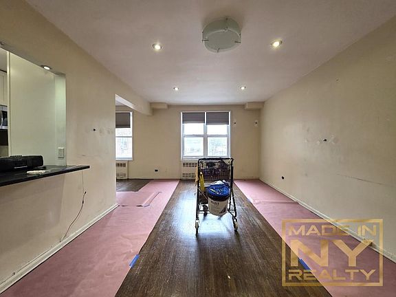 5th image of 6115 43rd Ave APT 3H