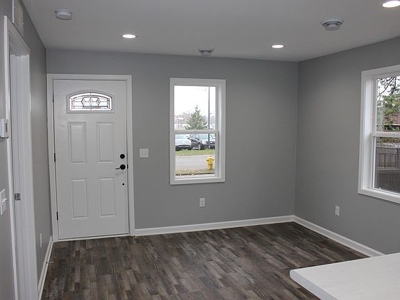 3rd image of 21 Majestic St SE