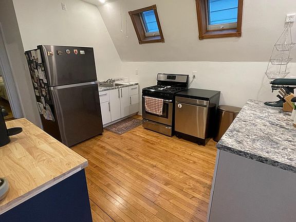 2nd image of 3354 W Cuyler Ave #2