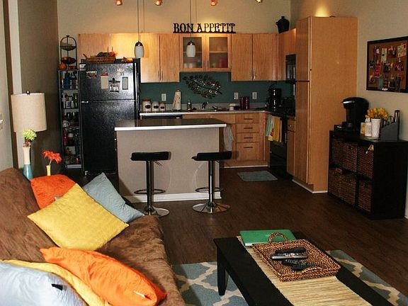 4th image of 1000 University Ave SE APT 401