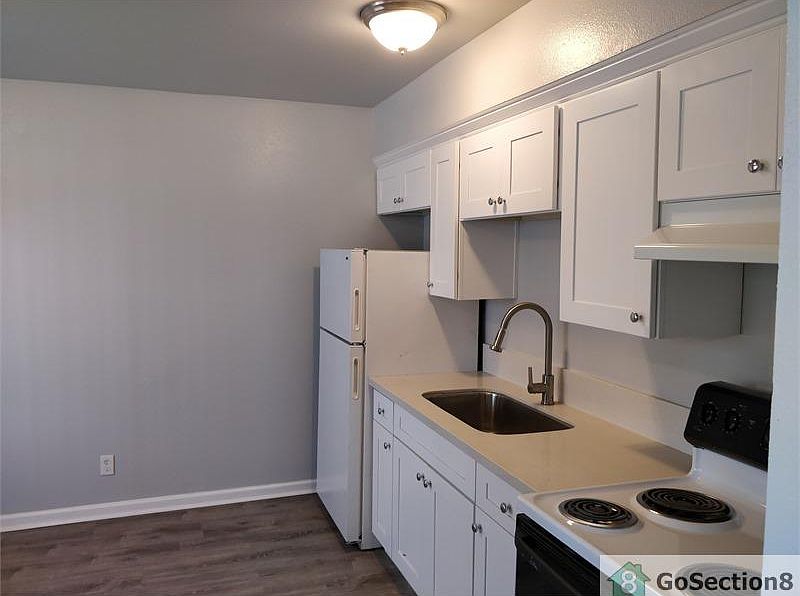 1st image of 1484 N Cedar Ave APT 19