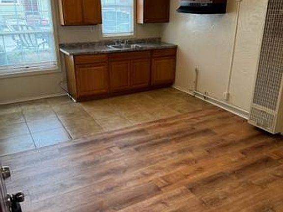 3rd image of 22506 7th Ave S #Vdm-04