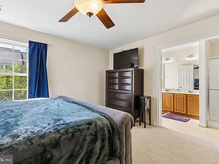 12047 Kemps Landing Cir — Photo 15