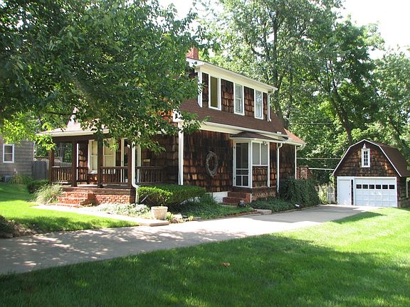 2nd image of 1906 W 72nd Ter