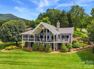 33 Banker Dr, Waynesville, NC 28786