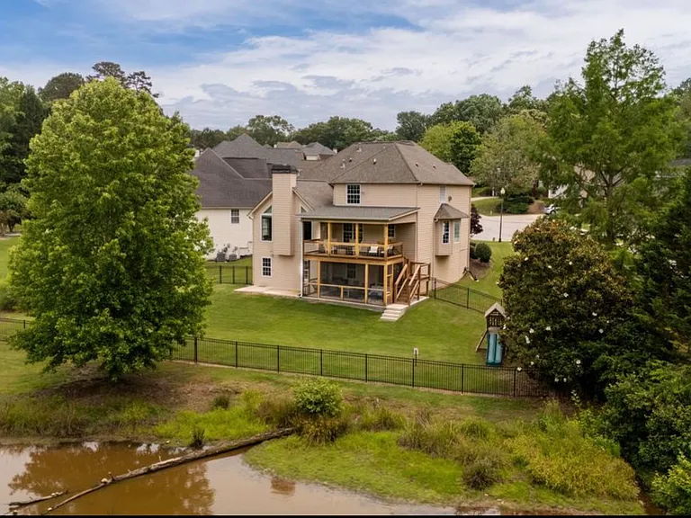 638 Glen Valley Way — Photo 32