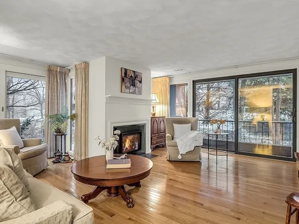72 Mill Pond #72, North Andover, MA 01845