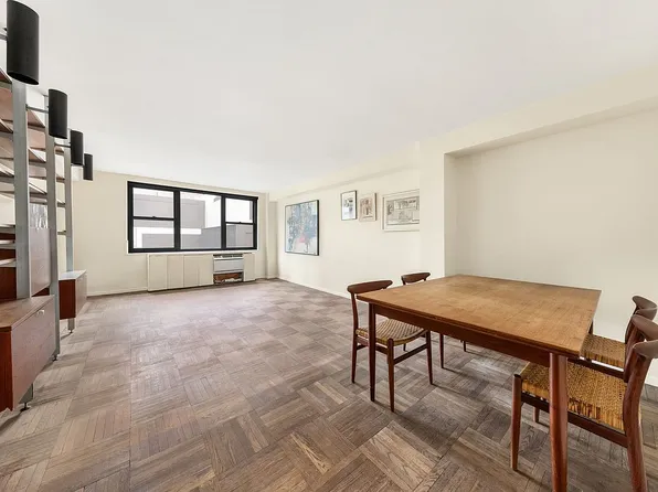 235 E 57th St APT 17D, New York, NY 10022