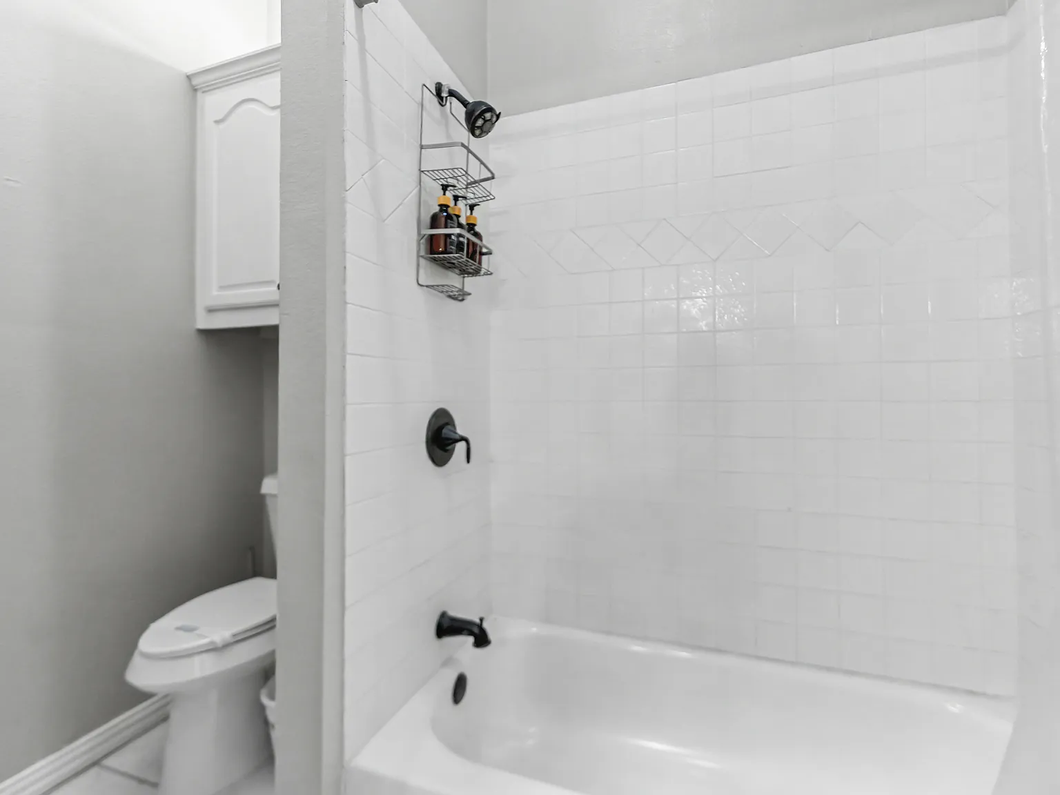 5 bed, 3.5 bath, 3277 sqft, $6,000 — Photo 1