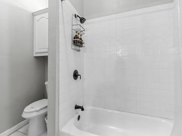 2451 Valley View Dr