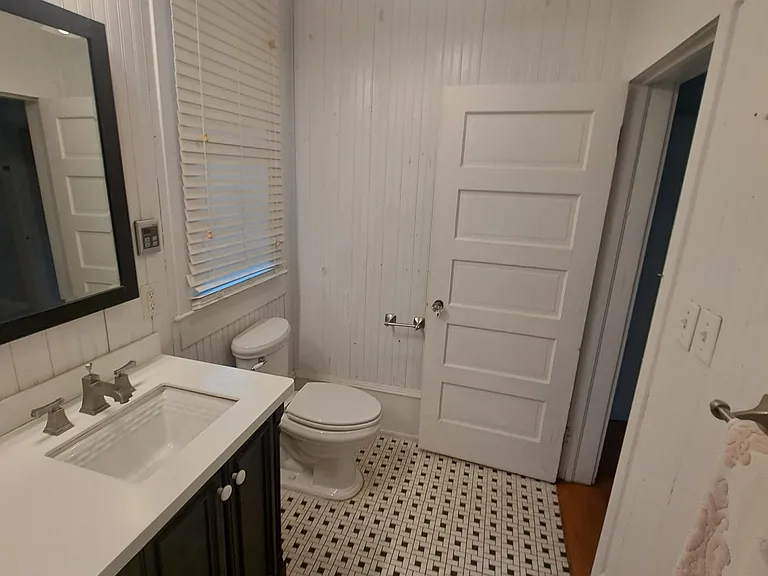 124 Loomis Ave #A — Photo 12