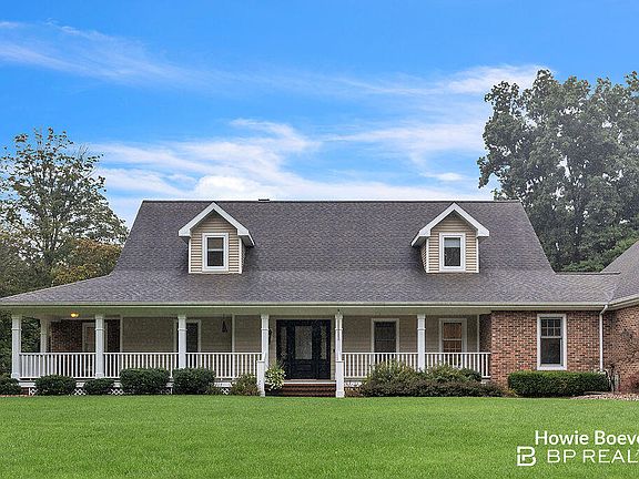 3rd image of 9825 Almena Dr