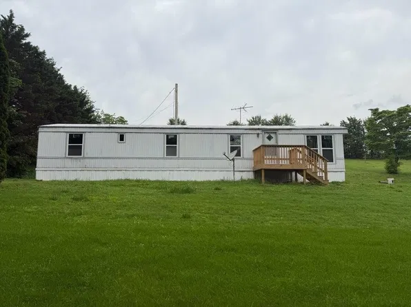947 Hickory Creek Rd, Lenoir City, TN 37771