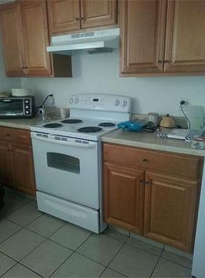 2nd image of 1015 Winthrop Ave #1