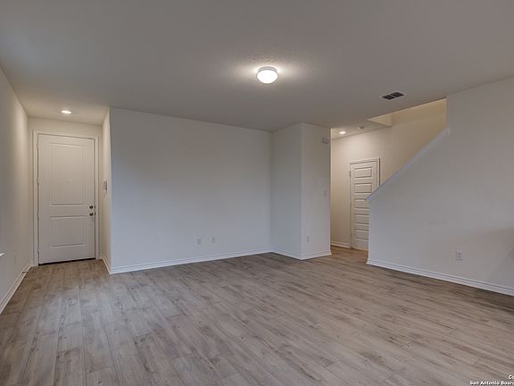 4th image of 10643 Military Drive West #34