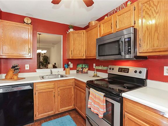 3rd image of 444 Gregory Ct