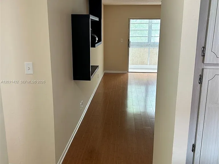 218 NE 12th Ave #203 — Photo 2
