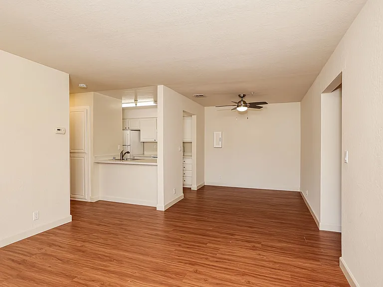 Le Boulevard Apartments — Photo 5