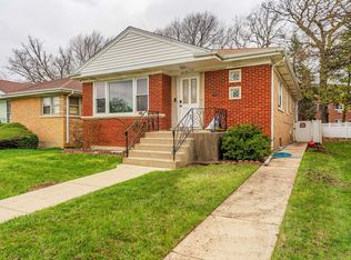 4856 Howard St, Skokie, IL
