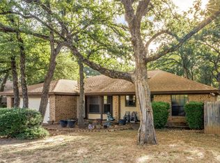 7800 Miracle Ln, North Richland Hills, TX 76182