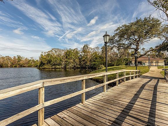 3rd image of 483 Lakebridge Dr