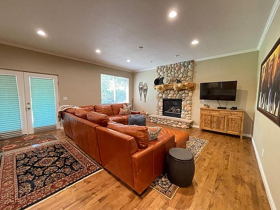 5th image of 701 Martingale Ln