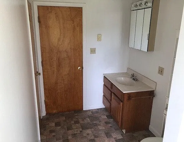 1 bed, 900 sqft, $950 — Photo 3