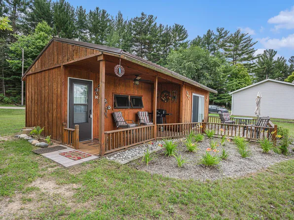 3720 Roy Dr, Sheridan, MI 48884
