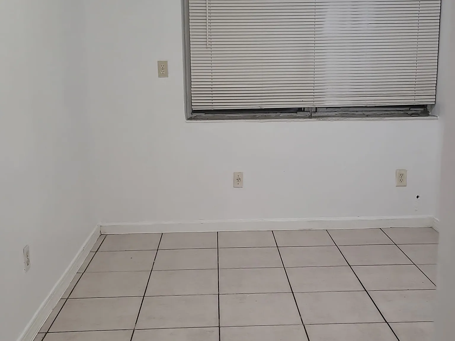 1 bed, 400 sqft, $1,300 — Photo 1
