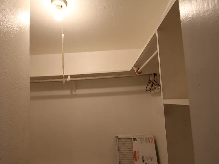 1415 W Crawford St — Photo 24