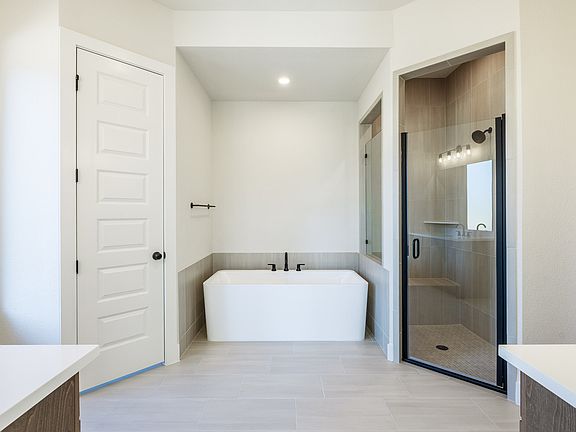 5th image of 165 Maddy Way
