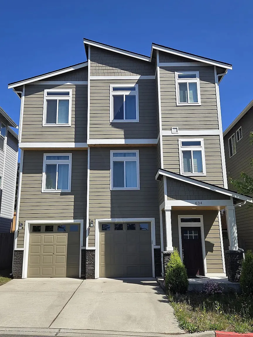 4 bed, 2386 sqft, $3,300 — Photo 1