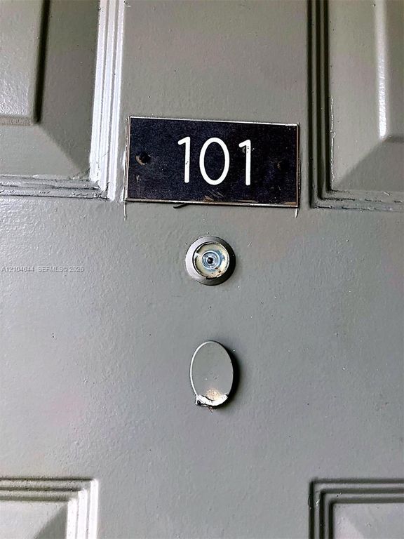 105 Gardens Dr APT 101, Pompano Beach
