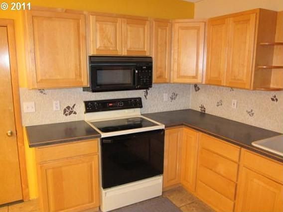 2nd image of 16645 SW Vincent St