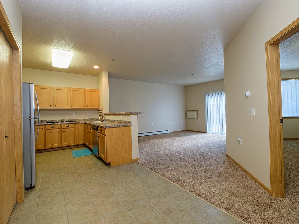 West Fargo, ND West Lake Apartments | Living