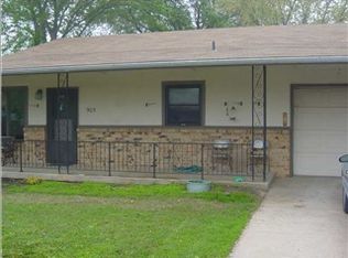 905 E 43rd St S, Wichita, KS 67216
