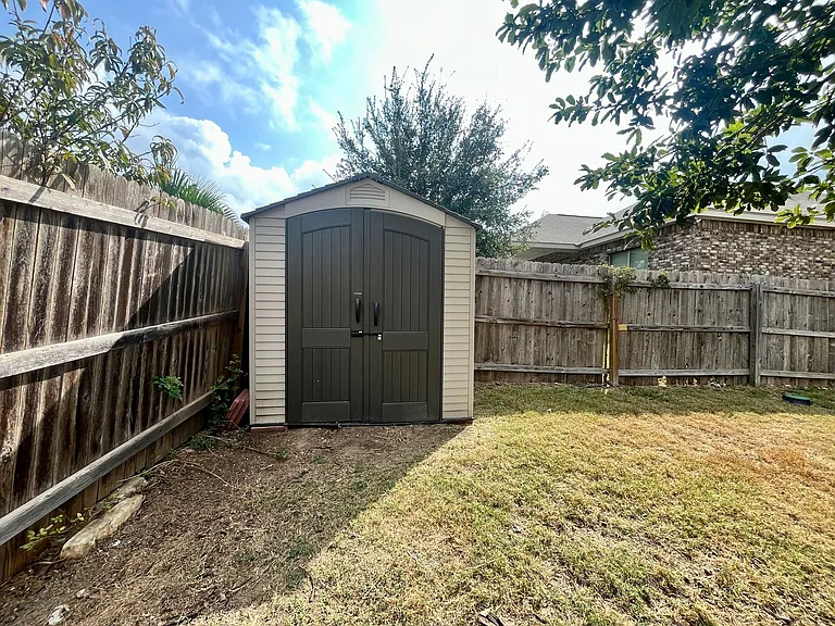 13724 Altamirano — Photo 37