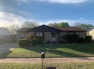 5921 Maiden Ln, Fort Worth, TX 76131
