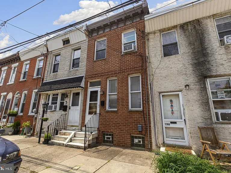 2310 E Gordon St — Photo 22