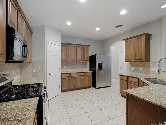 5th image of 8511 EL CAMINO CT