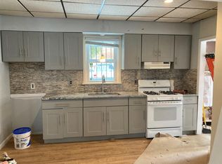 131 Van Buren St #4, Newark, NJ 07105