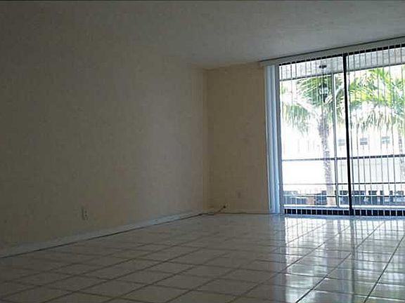 3rd image of 2935 Ne 163 St #2P