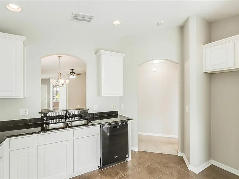 12505 Belcroft Dr — Photo 6