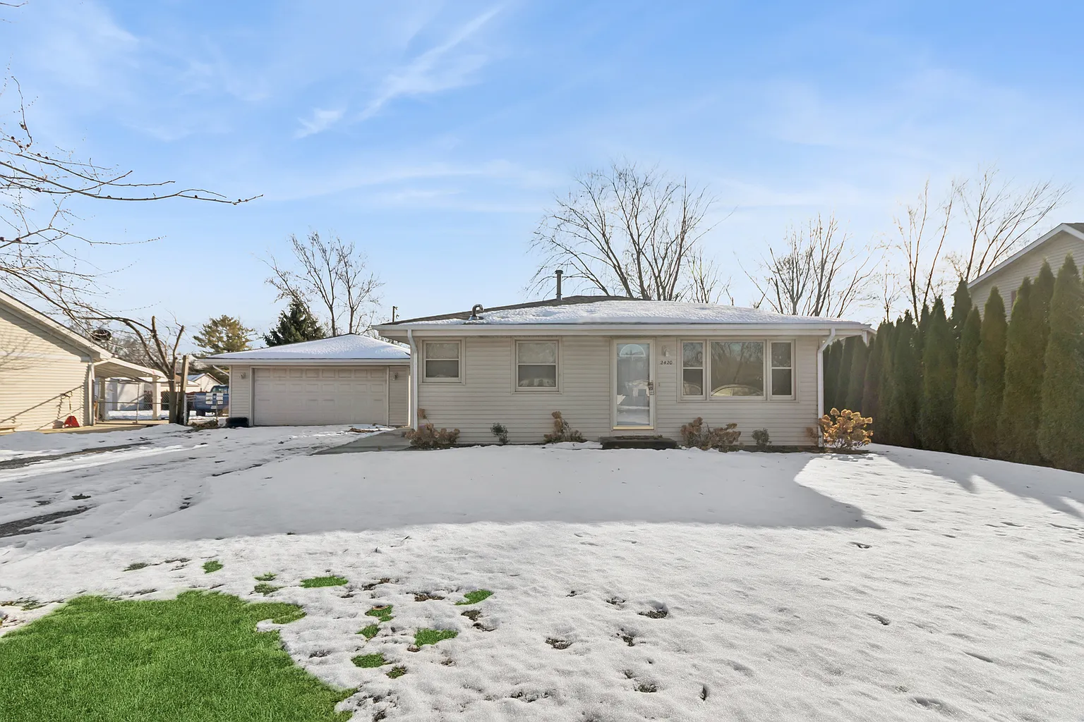 2420 Pecan St photo 1